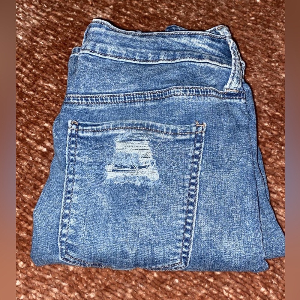 Ripped Jeans, So Brand